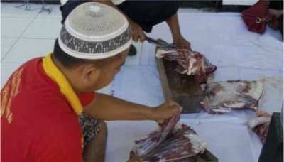Rayakan Idul Adha dengan Berbagi dengan Sesama